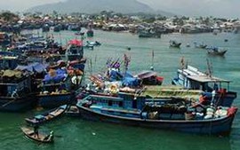 Trà Vinh: Tập huấn an toàn trong khai thác hải sản trên biển cho ngư dân